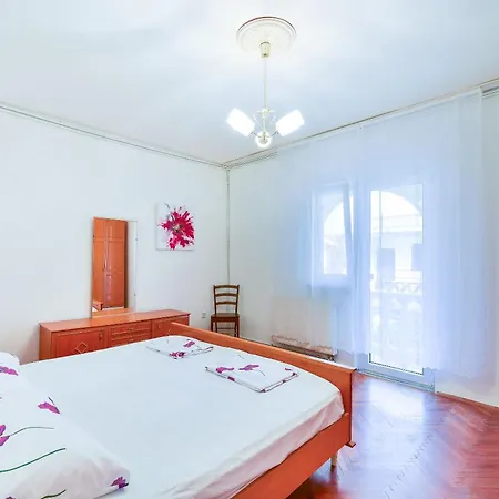 Apartment Basic Mario *